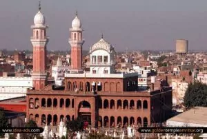 Guru Ka Langar (Community Kitchen) Golden Temple Amritsar