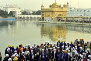 People on their pilgrimage to Amritsar